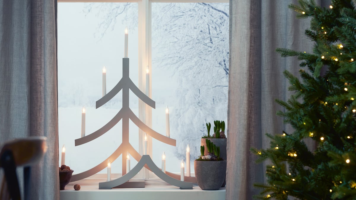 kynttelikko_ikkunalla