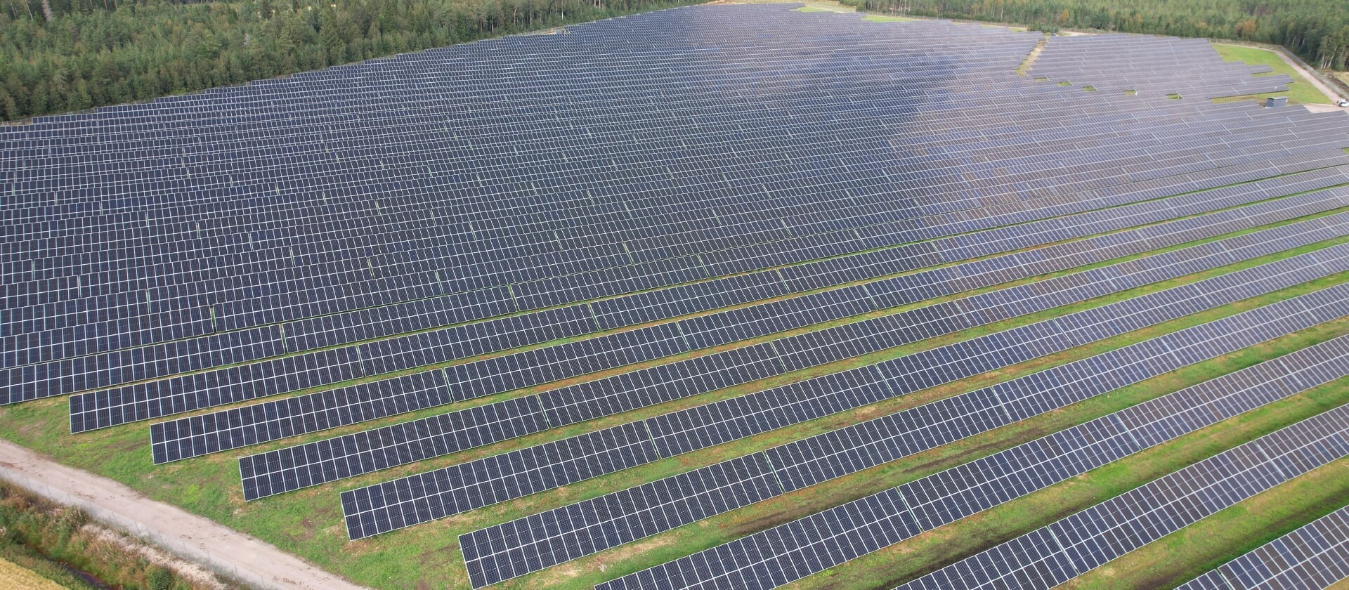 Kalajoki-hybridipuisto-aurinkopaneelit-Lumme-Energia