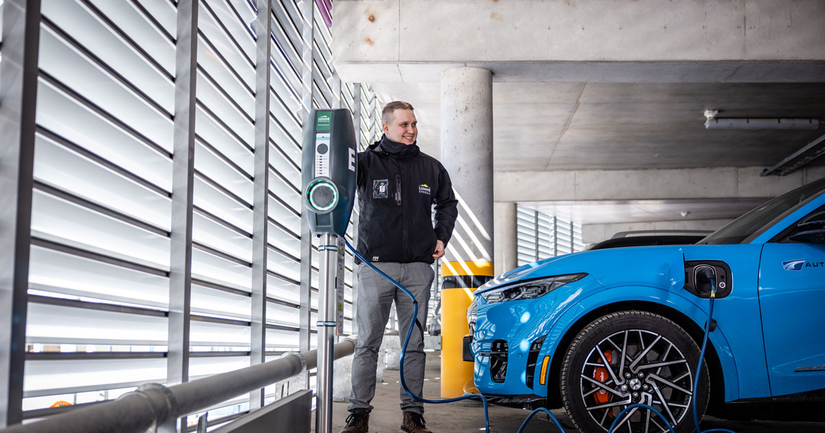 Lumme-energia-sairaalaparkki-latauspisteet-blogiin-kuva-Pihla-Liukkonen-